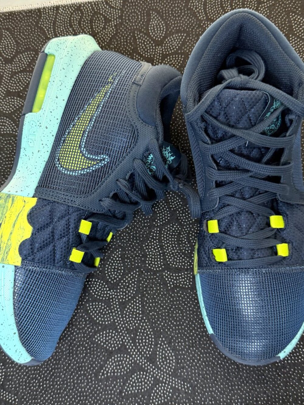 Nike LeBron Witness 8 Basketball Shoes FB2239-402 Armory Navy Men’s Size 10